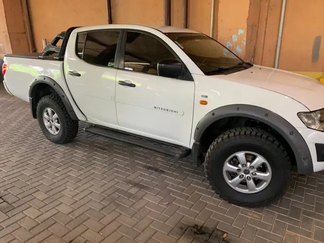 Mitsubishi L200 Triton GLS 3.2 CD TB Int.diesel MEC 2014