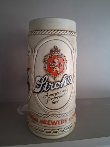 Caneca Stroh's colecionável