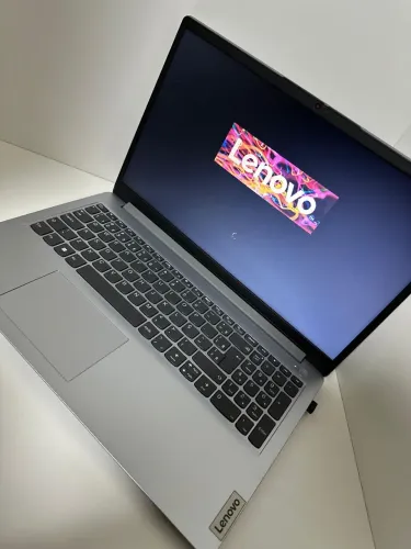 Notebook Lenovo Ideapad 1 Celeron 4gb 128gb Ssd 15,6 W11 Cor Cinza