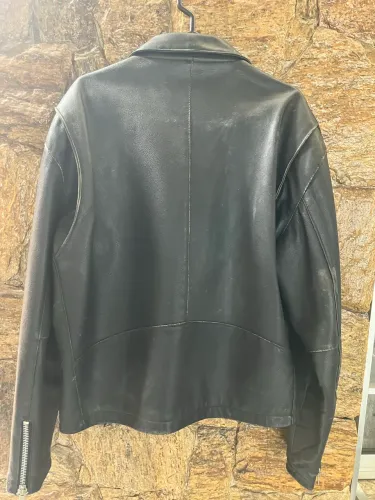 Blusa de couro