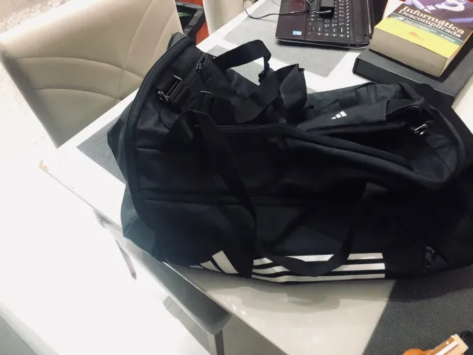 Bolsão da Adidas original 