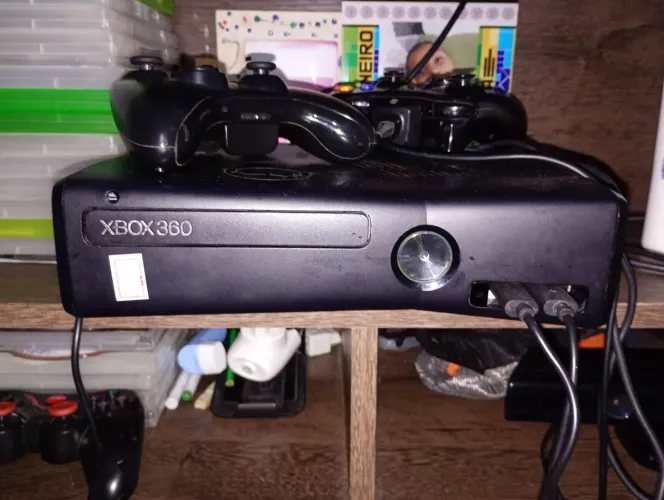 Vende-se Xbox 360 1100 é desbloqueado em juiz de fora 