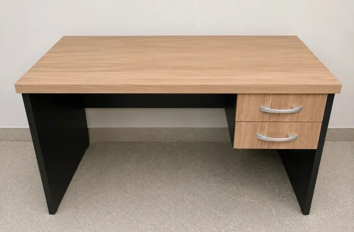 Mesa escritório com gavetas