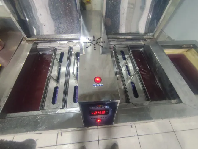 Máquina de gelo e sorvete teknofrio