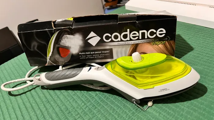 FERRO PORTÁTIL CADENCE A VAPOR 