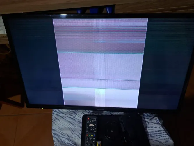 TV Panasonic 32' - Leia a descrição abaixo