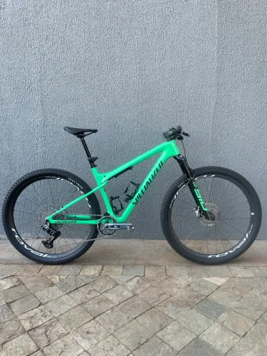 Specialized Epic World Cup - Tamanho L - Usada