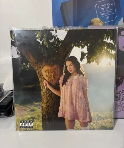 You seem pretty sad for a girl so in love - Olivia Rodrigo vinil