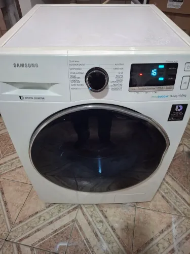 Lava e seca 220v semi nova 