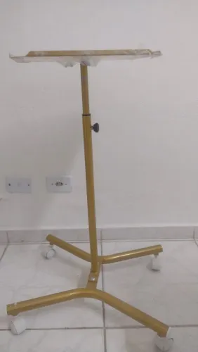 Mesa carrinho auxiliar/ regula altura