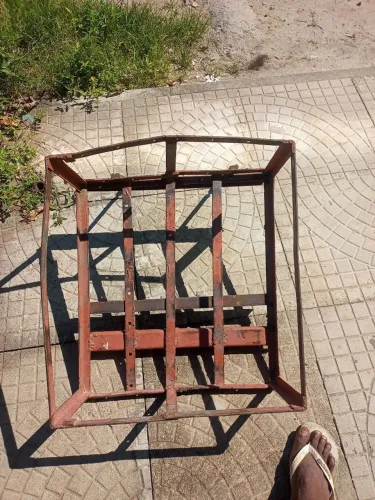 Bagageiro para motos , água e gás.