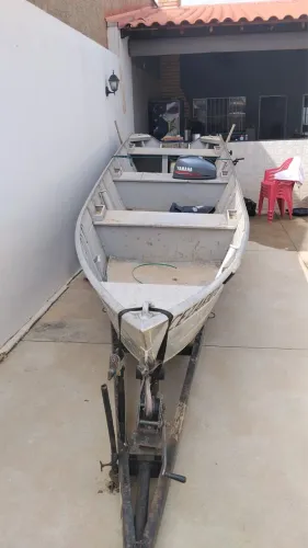 Vende se barco com motor 15