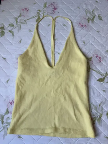 Blusa amarela da marca ZARA