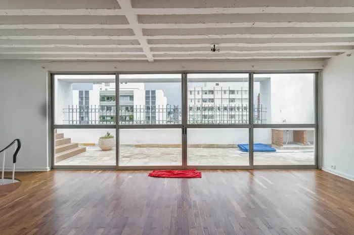Duplex para venda possui 280 metros quadrados com 3 quartos em Pinheiros - São Paulo - SP