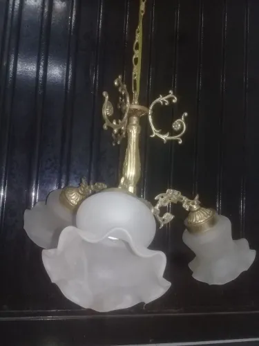 Lustre de Bronze Antigo Tipo Pendente Uma Corrente de Bronze Três Tulipas de Vidro Retro