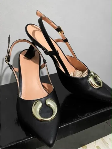Vendo esse scarpin elegante 