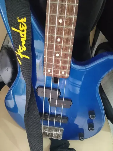 Baixo Yamaha 4 cordas RBX 170