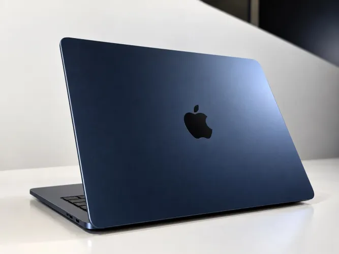 MacBook Air M2 2022 - 8GB RAM