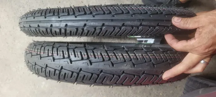 Par de pneu de Motos 18 com câmera novo