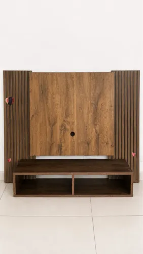 Painel Ripado para TV com Rack Suspenso - Estilo Moderno