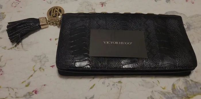 *Victor Hugo - Linda carteira de couro Croco na cor preto Feminina