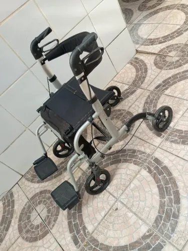 Cadeira para idosos e andador 2 em 1 D15 até 135 kg Dellamed