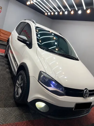 Volkswagen Crossfox 1.6 MI Total Flex 8V 5P 2012