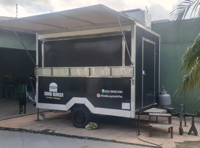 Vendo Treilher pronto para lanches
