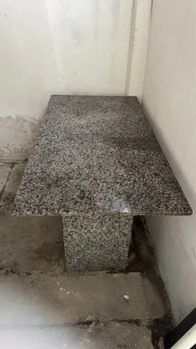 VENDO MESA COM 6 CADEIRAS
