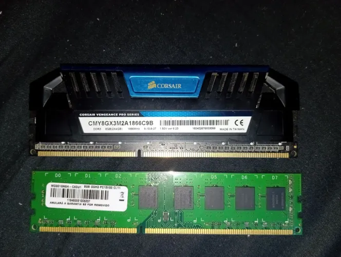 Kit 16 GB DDR3 (2x8 GB) - Corsair + 8 GB