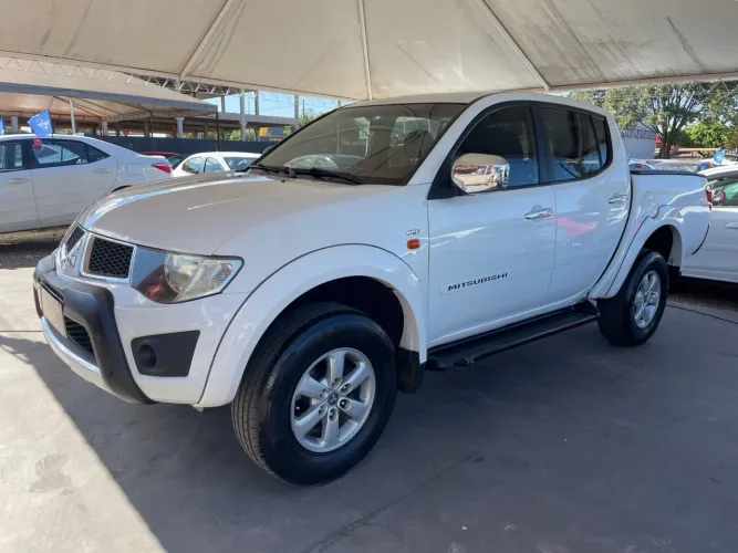 Mitsubishi L200 Triton HPE 3.5 CD V6 24V Flex Aut. 2012
