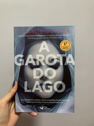 A garota do lago