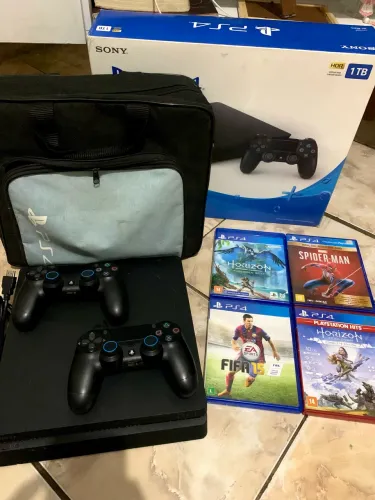 Ps4 slim 1T