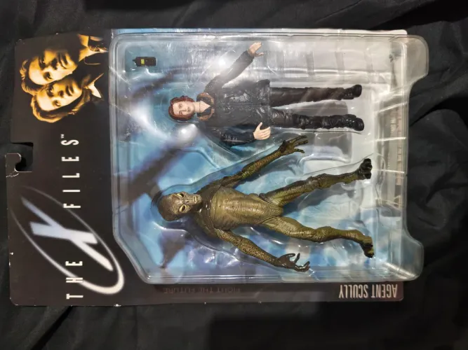 Figure action Arquivo X Danna Scully alien