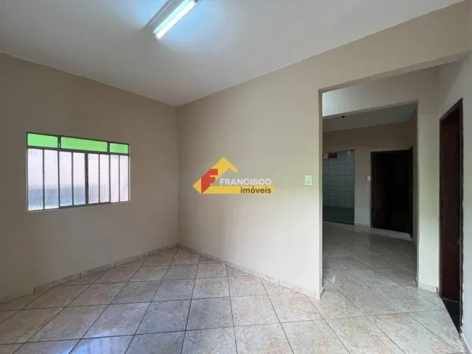 Casa localizada no bairro Planalto