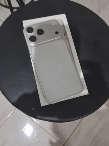 Vendo 17 pro max silver