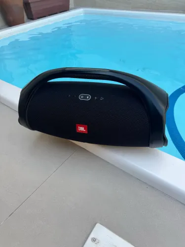 Boombox quase nova!
