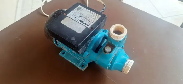 Bomba d'água FAMAC 1/2HP bivolt