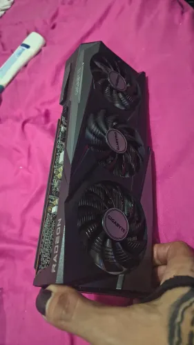 Rx7600 8gb com defeito