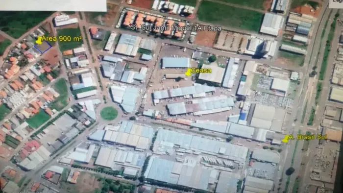 Vendo lote de 10 x 30 com área total de 300 m², próximo do Ceasa e Av. Brasil Sul - Anápol