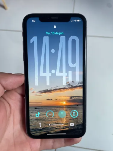 iPhone 11 em ótimo estado