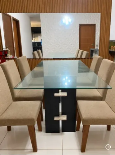 Mesa com 6 cadeiras