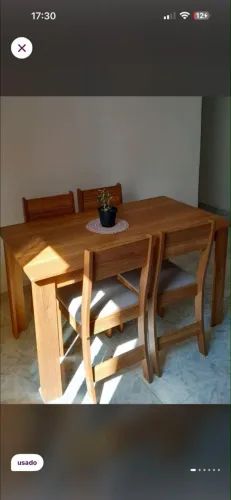 Conjunto de jantar com 4 cadeiras
