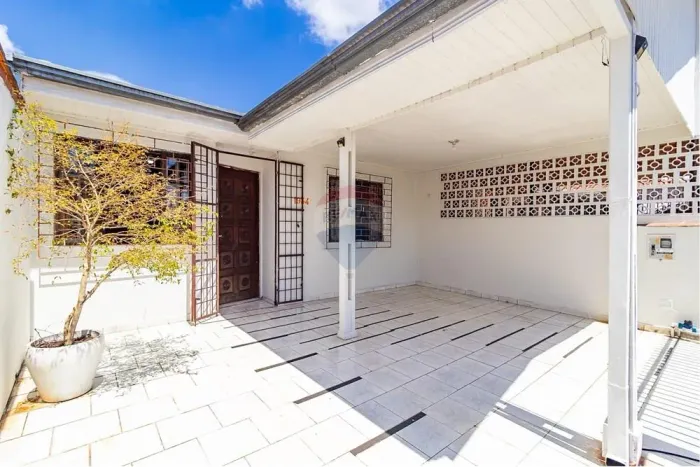 Casa Térrea, 2 quartos, Churrasqueira, Parque da Fonte-São josé dos Pinhais R$ 1900,00