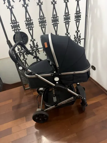 Carrinho de Bebê Europeu 2 em 1 ( só carrinho ) semi novo