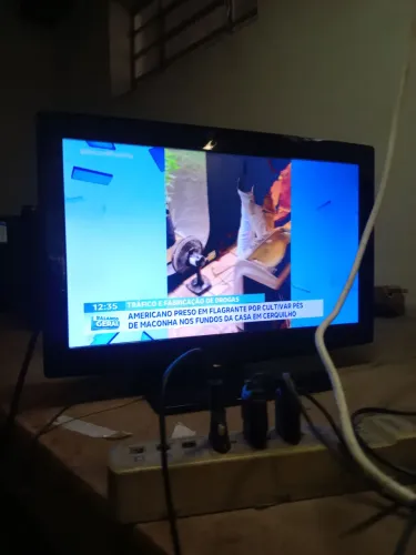 Tv 22"Philco não é smartv conversor digital imbutido funcionando perfeitamente Marília SP