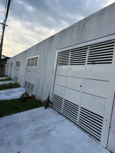 Condomínio com 5 apartamentos