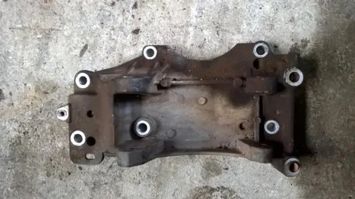 Suporte do compressor do ar condicionado Peugeot 307 308 408 Citroen C4 2.0