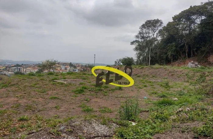 Terreno à venda em aclive, local alto, vista maravilhosa!