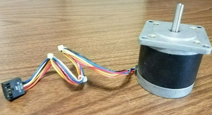 Motor de Passo Nema 23 4Wire 57byg059 Semi Novo Linha Industrial  Automação COD-CP574 